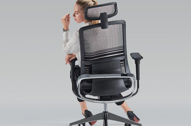 Award-winning Hip Series Reclining Mesh Executive Chair